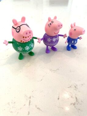 Peppa Pig Winter Family Figures Lot Daddy Mummy George Holiday Sweater Hasbro